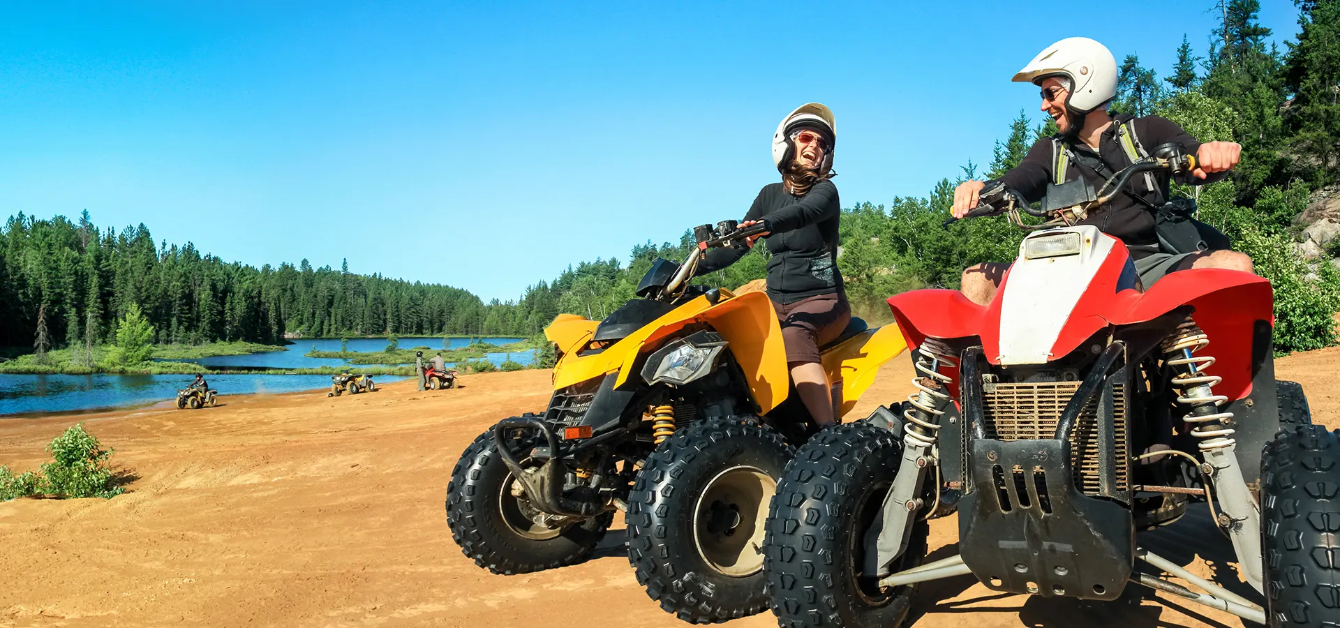 QUADS ET MOTOS DE SPORT